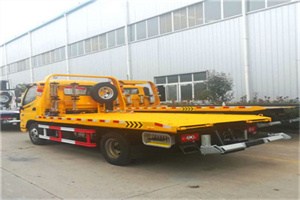 新村乡附近拖车救援搭电